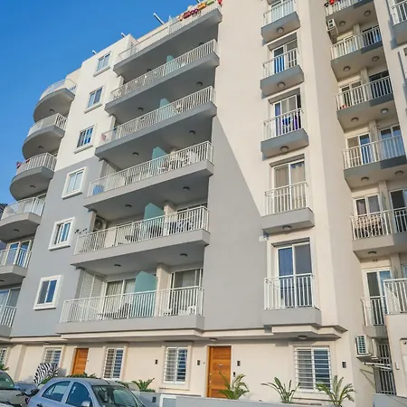 Comfort - Steps From Amenities