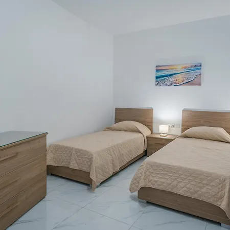 Comfort - Steps From Amenities Апартаменты Сент-Полс-Бей