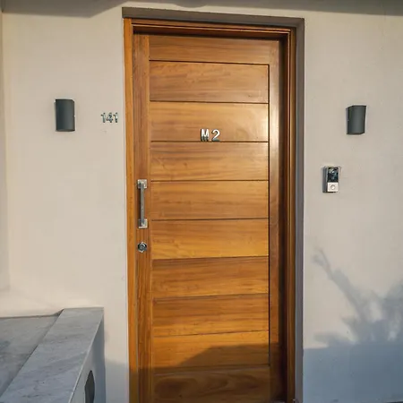 Comfort - Steps From Amenities