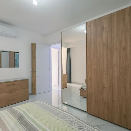Comfort - Steps From Amenities Apartament