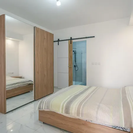 Apartman Comfort - Steps From Amenities