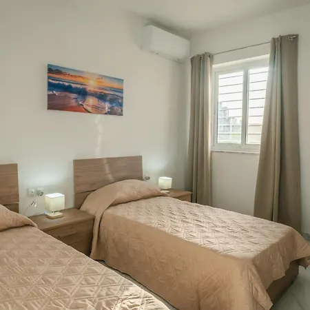 Apartman Comfort - Steps From Amenities
