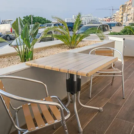 Comfort - Steps From Amenities *