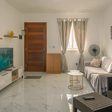 Comfort - Steps From Amenities *