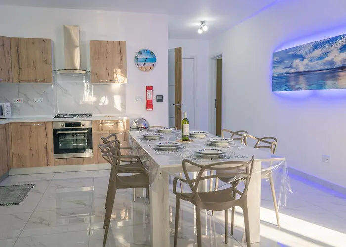 Comfort - Steps From Amenities *