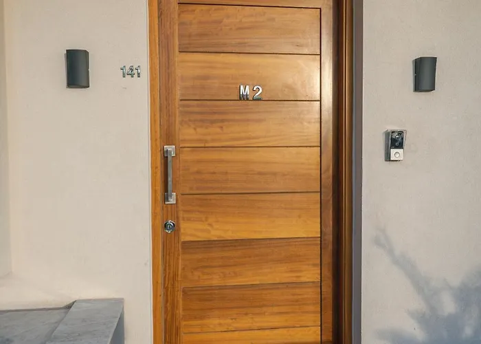 Comfort - Steps From Amenities