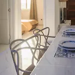 Comfort - Steps From Amenities