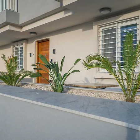Comfort - Steps From Amenities Apartment